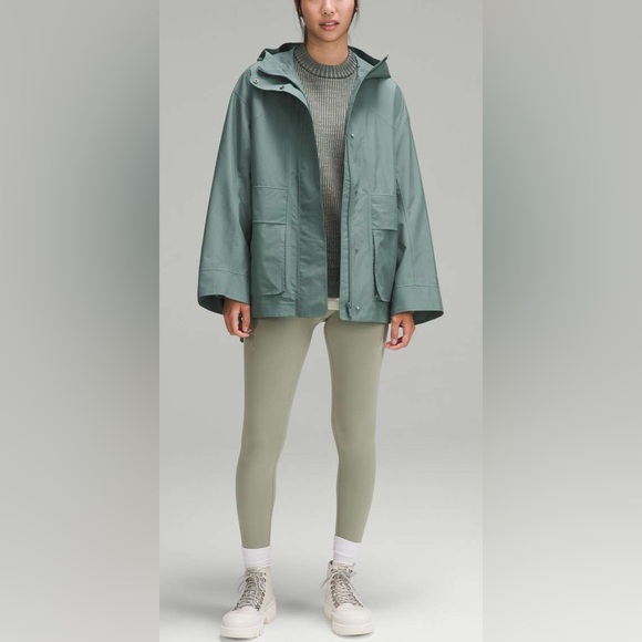 NWOT Lululemon Oversized Hooded Rain Jacket Medium Forest - Picture 2 of 10